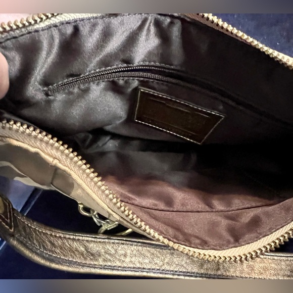 Coach Gold& Beige Poppy Bag-Very Used Preowned Vintage Condition, Pls see pics - Picture 6 of 11